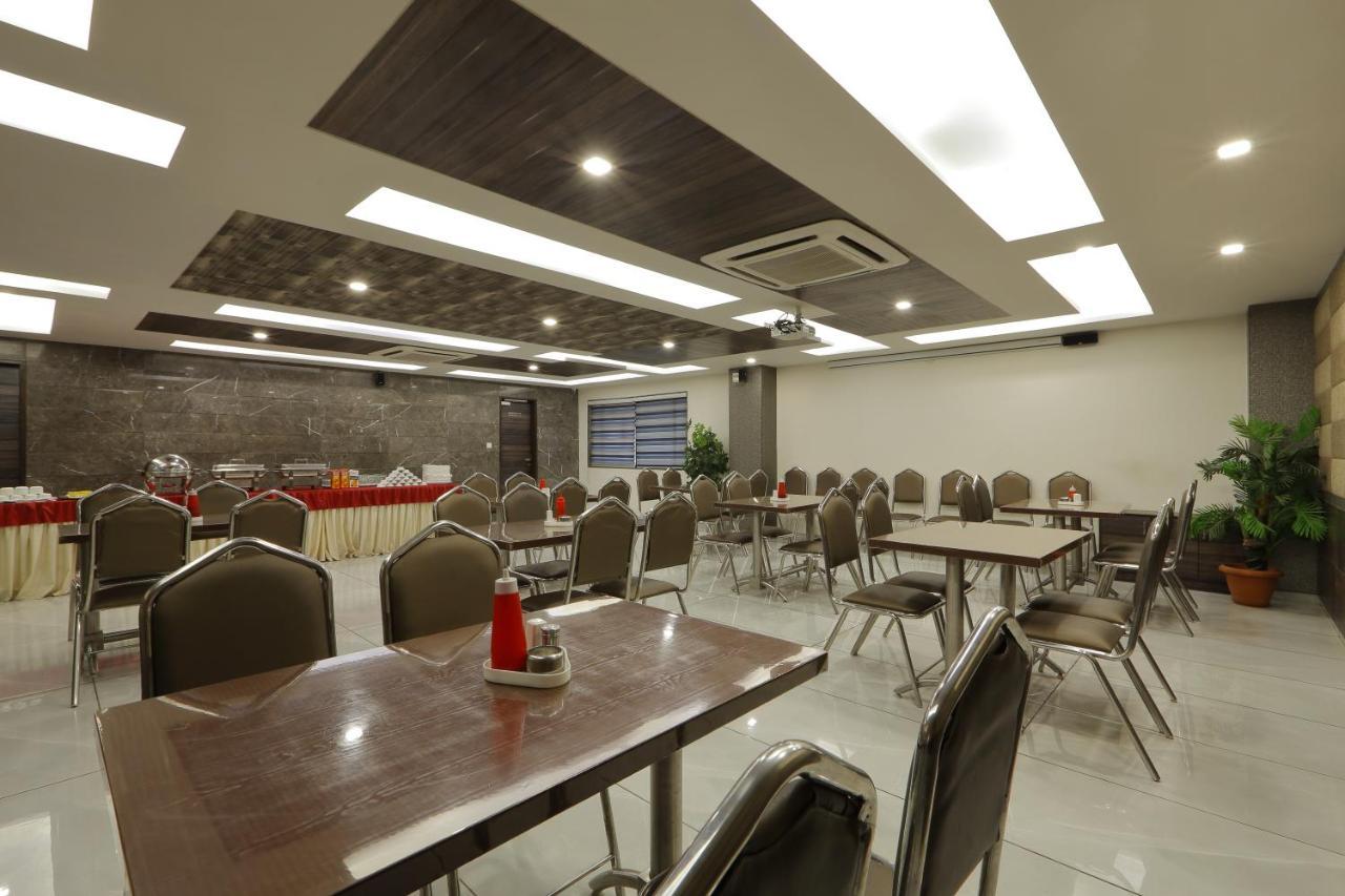 Hotel Unity Ahmadábád Kültér fotó