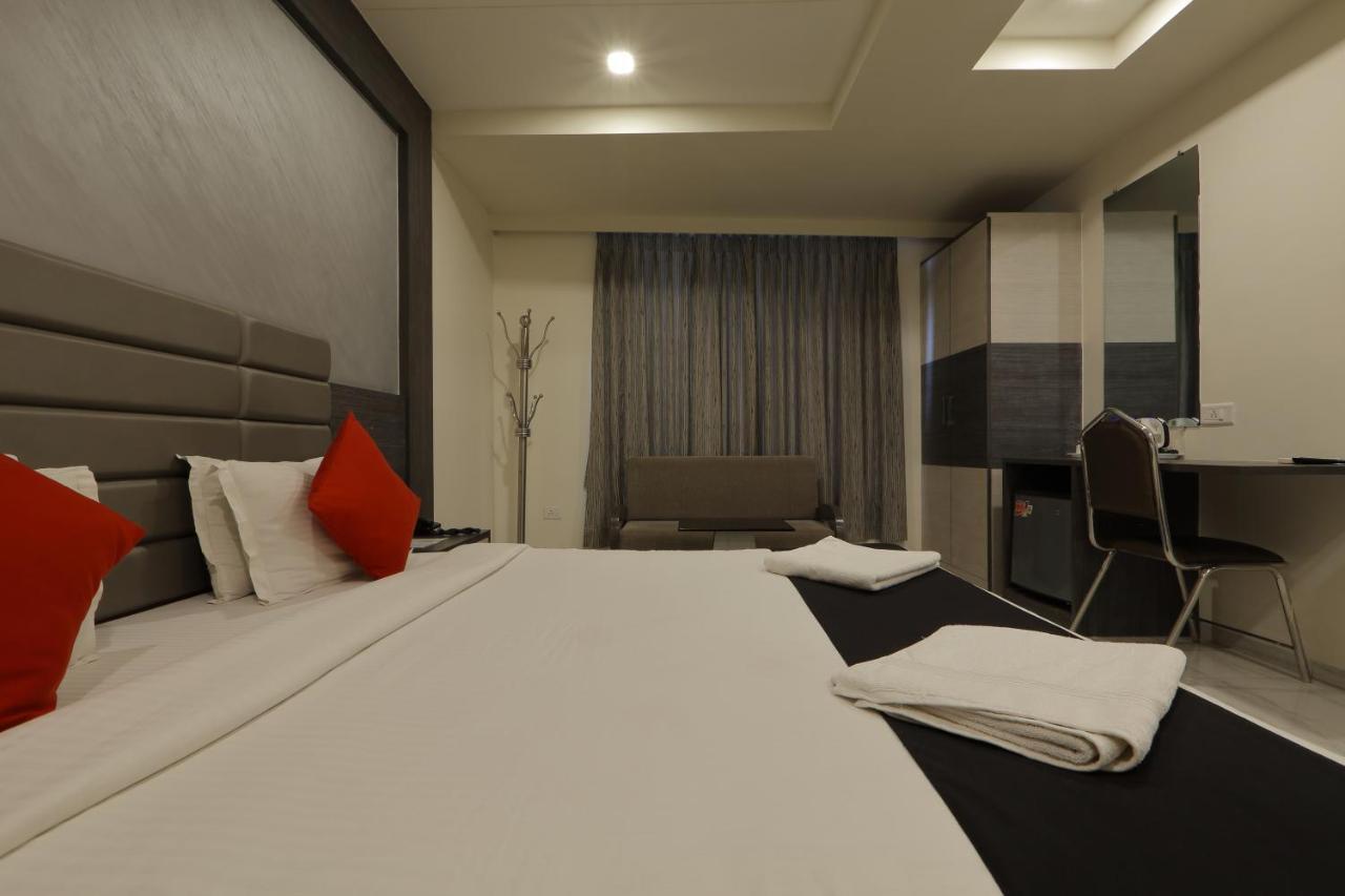 Hotel Unity Ahmadábád Kültér fotó