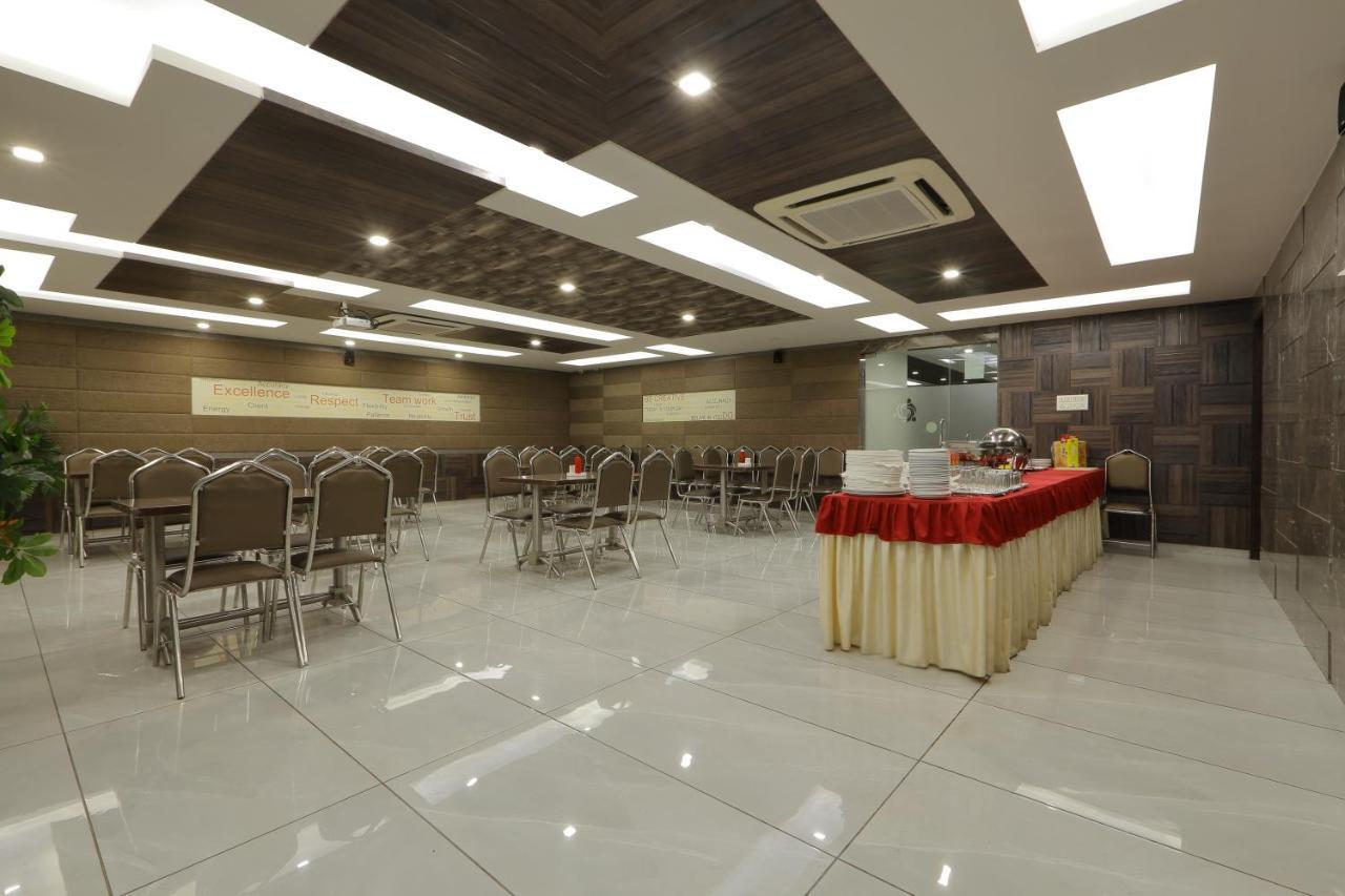 Hotel Unity Ahmadábád Kültér fotó